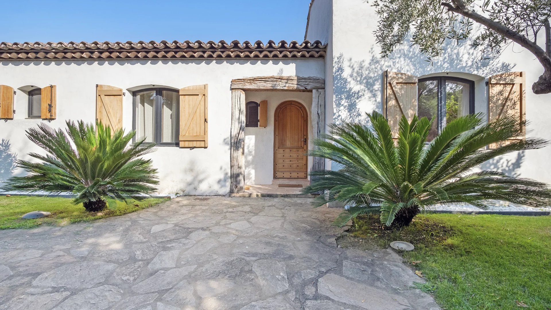 Villa à vendre à pied des plages à Grimaud