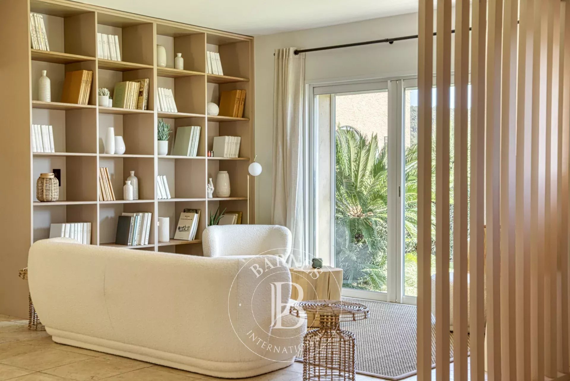 GOLFE DE SAINT TROPEZ - VILLA RÉNOVÉE AVEC VUE MER PANORAMIQUE- 8 CHAMBRES