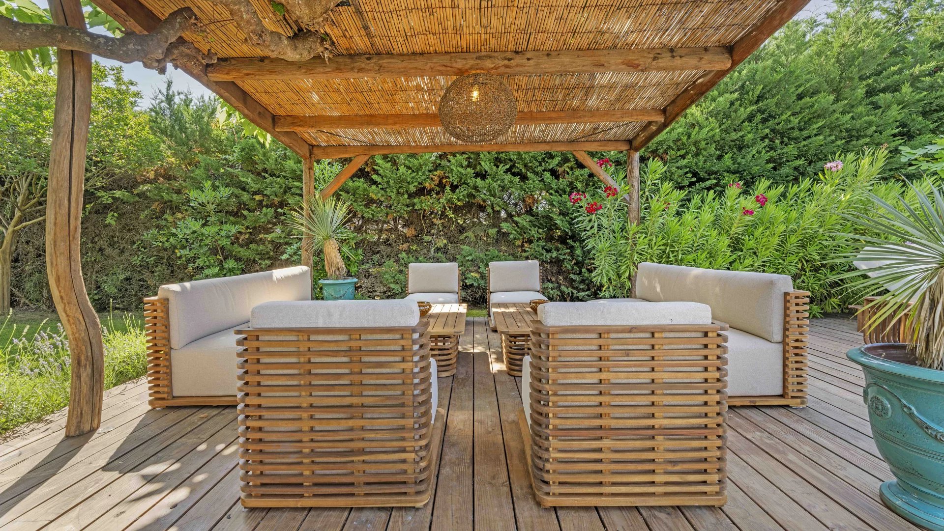 Villa à vendre à pied des plages à Grimaud