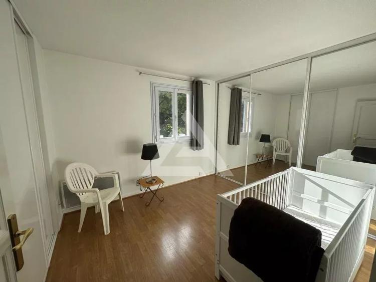 LA TURBIE - VILLA 5 PIECES - PISCINE ET STATIONNEMMENTS