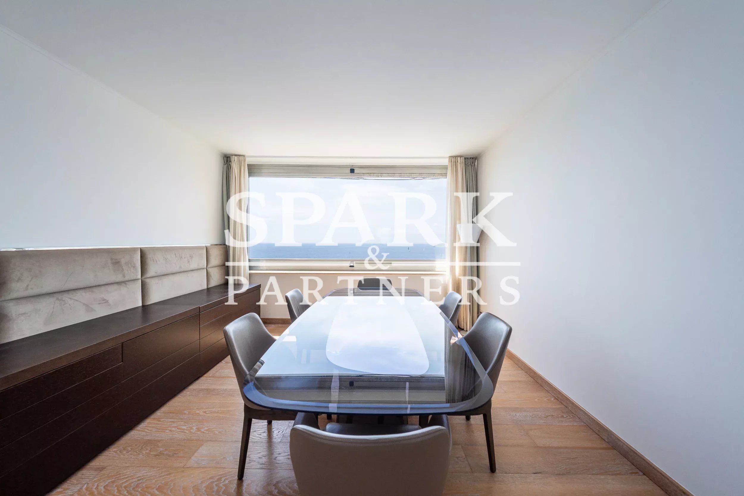Cap d'Ail - Location - Villa moderne dans un domaine privé avec accès à la plage