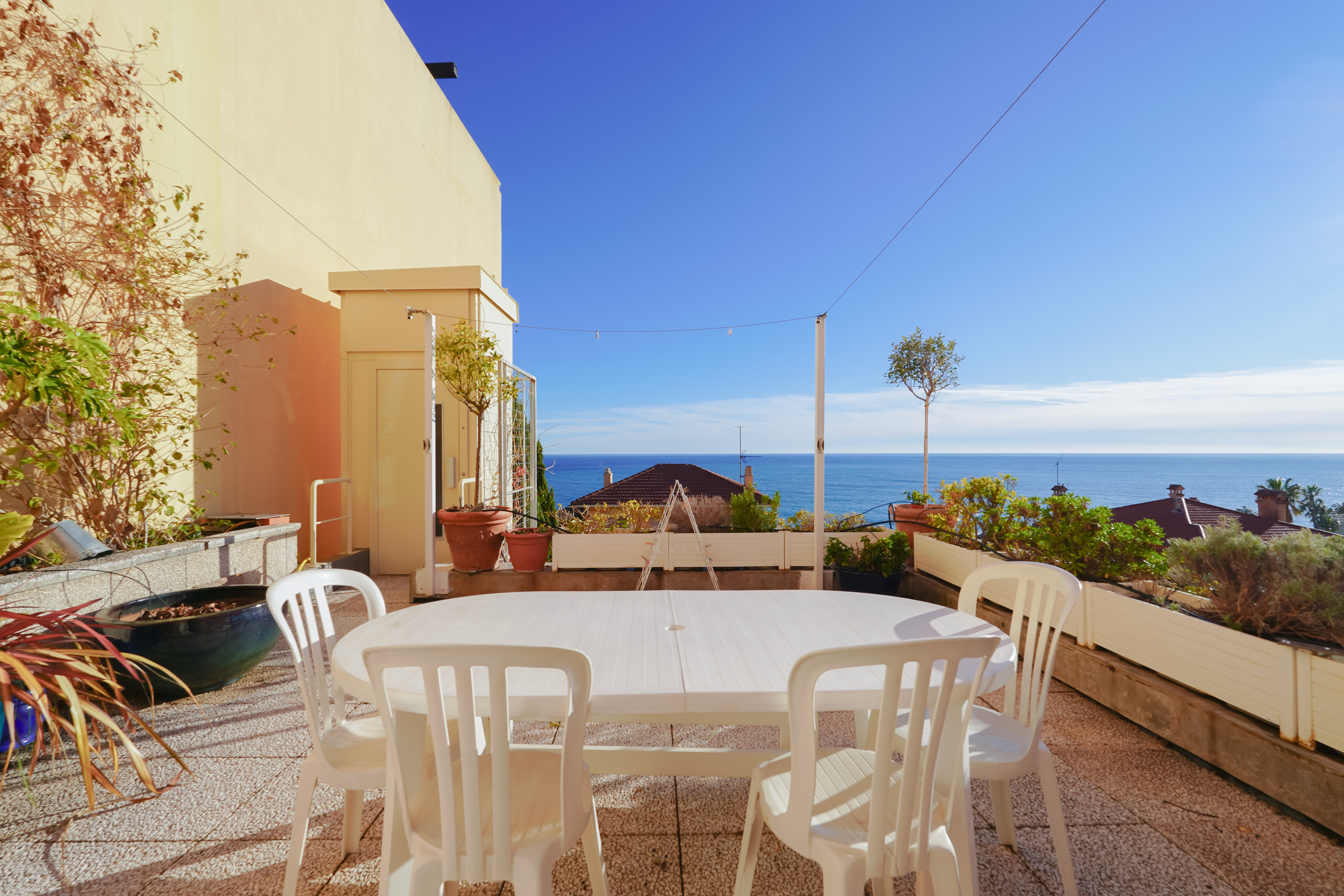 CAP D'AIL - SECTEUR DOUANIERS - VILLA VUE MER