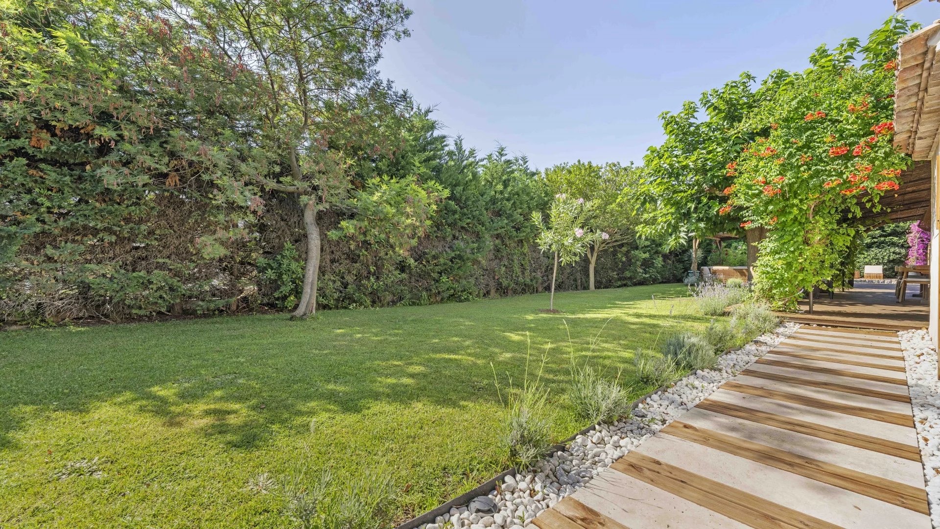 Villa à vendre à pied des plages à Grimaud