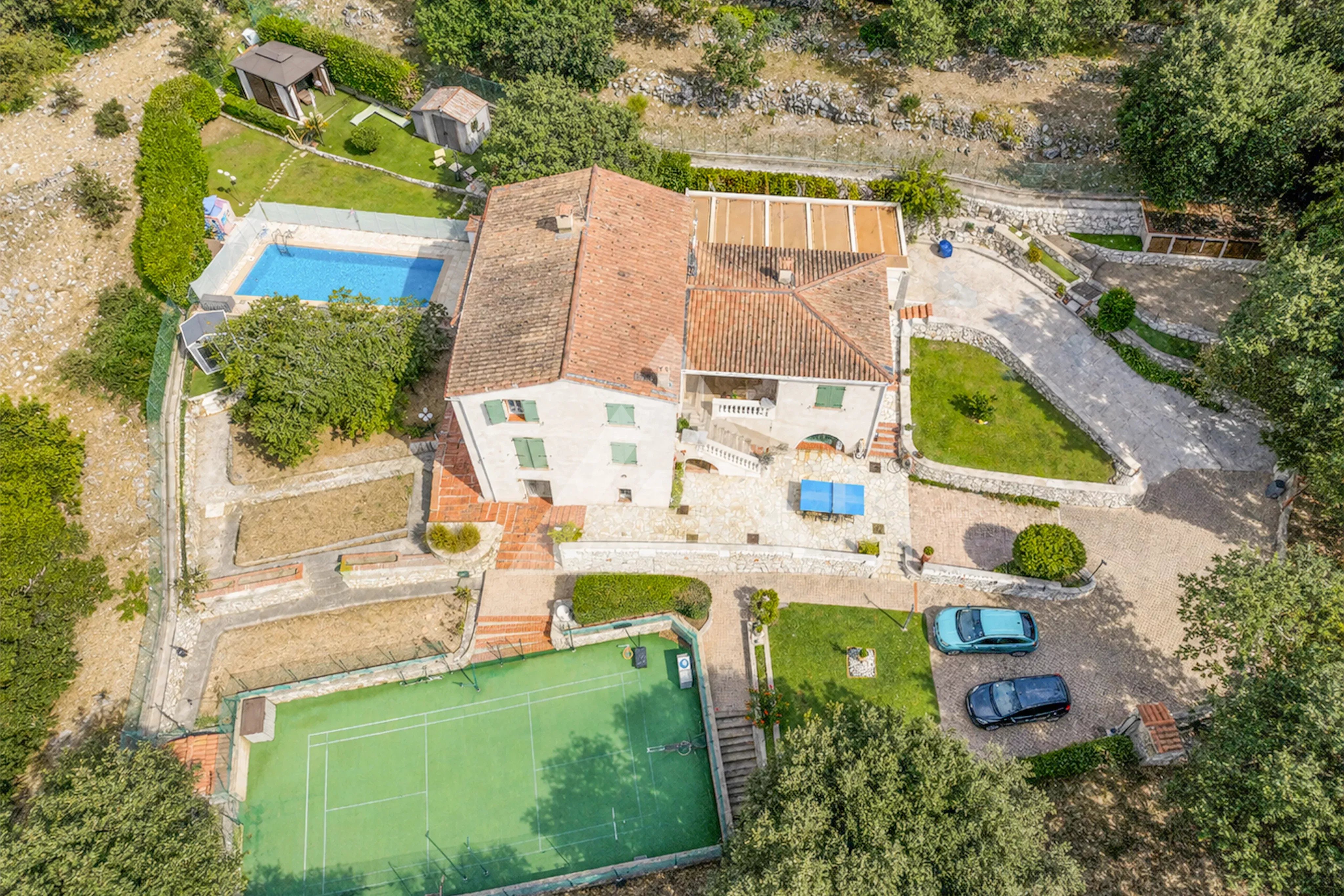 LA TRINITE - VILLA 5 CHAMBRES AVEC PISCINE
