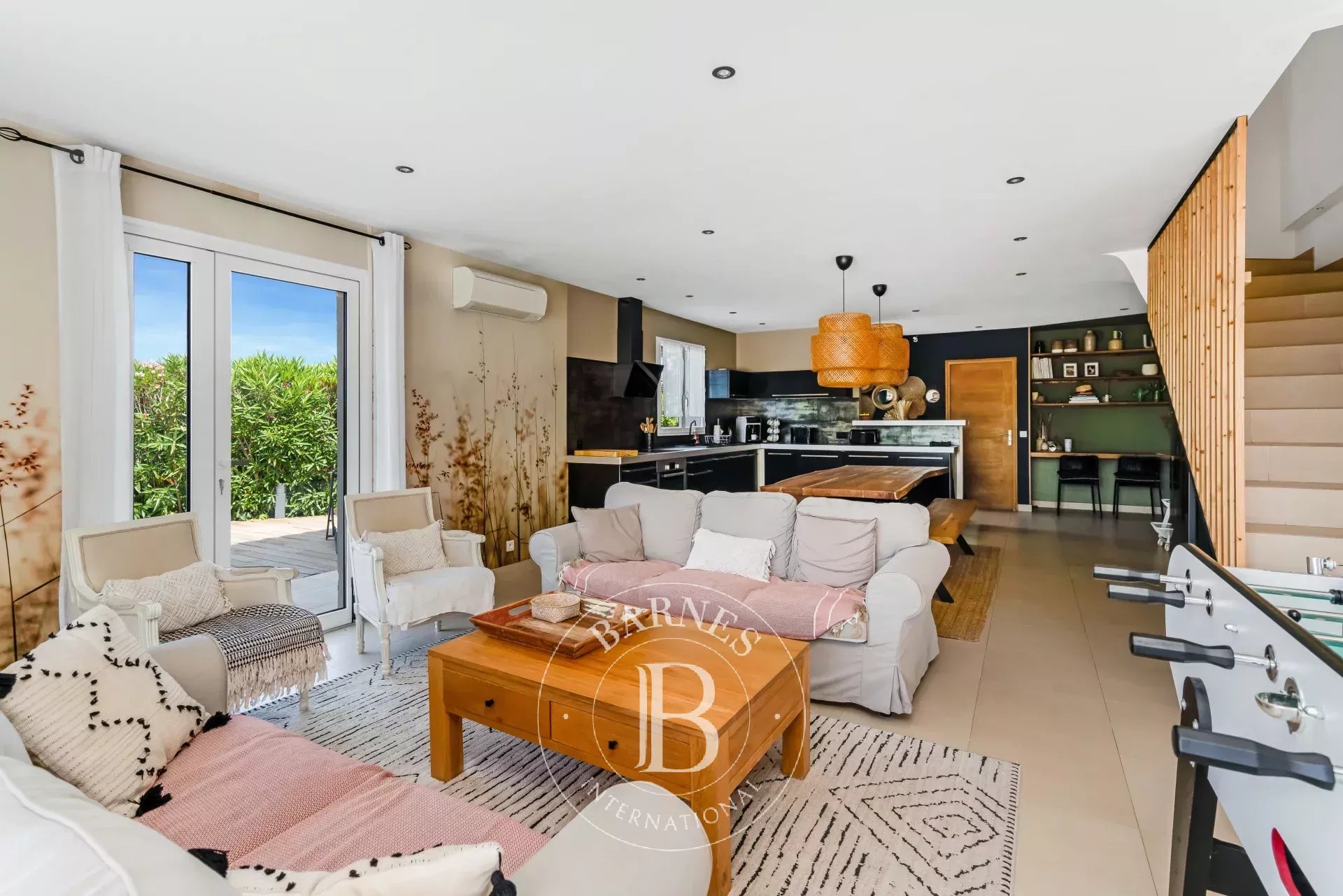 GOLFE DE SAINT TROPEZ - COGOLIN - VILLA RENOVEE - VUE DEGAGEE