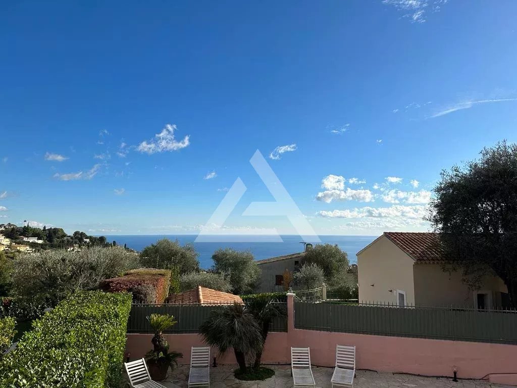 LA TURBIE - VILLA 5 PIECES - PISCINE ET STATIONNEMMENTS