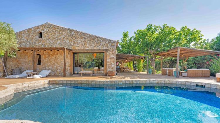 Villa à vendre à pied des plages à Grimaud