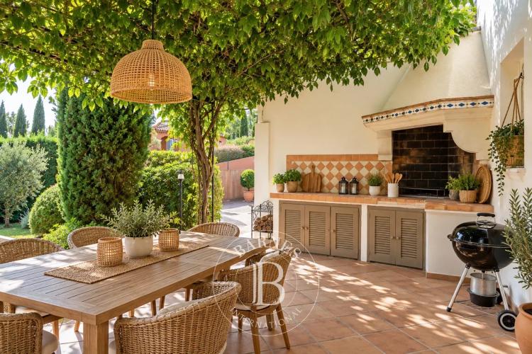 GRMAUD - DOMAINE PRIVE - MAISON PROVENCALE AVEC VUE MER