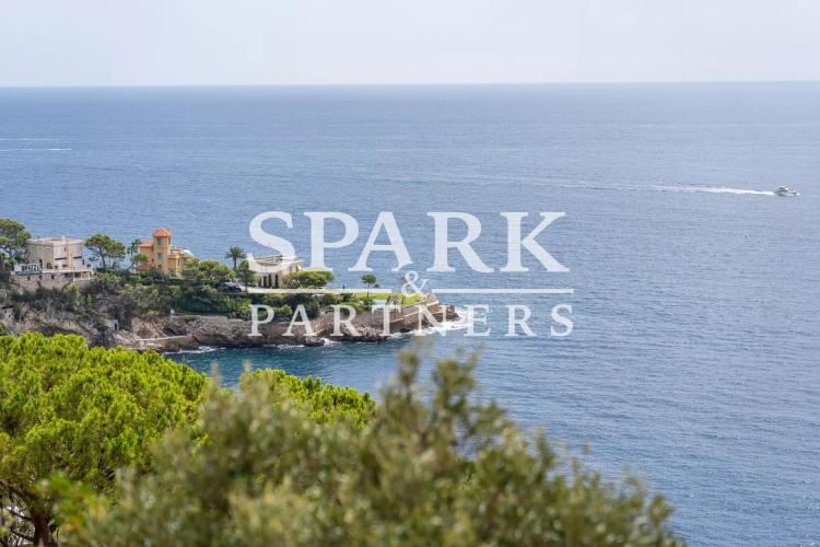 Cap d'Ail - Location - Villa moderne dans un domaine privé avec accès à la plage