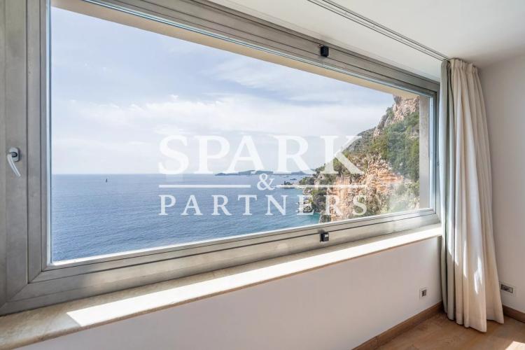 Cap d'Ail - Location - Villa moderne dans un domaine privé avec accès à la plage