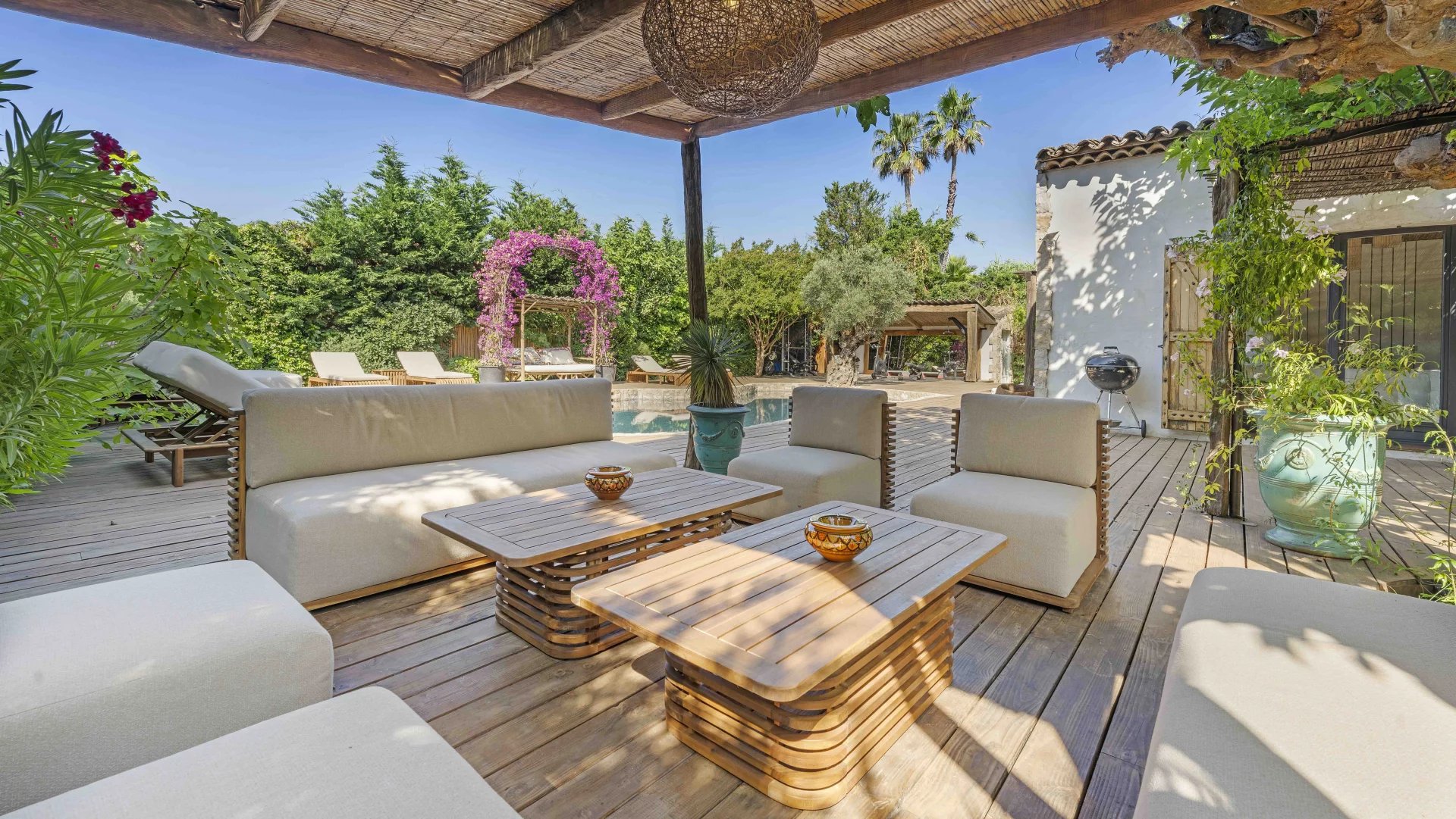 Villa à vendre à pied des plages à Grimaud